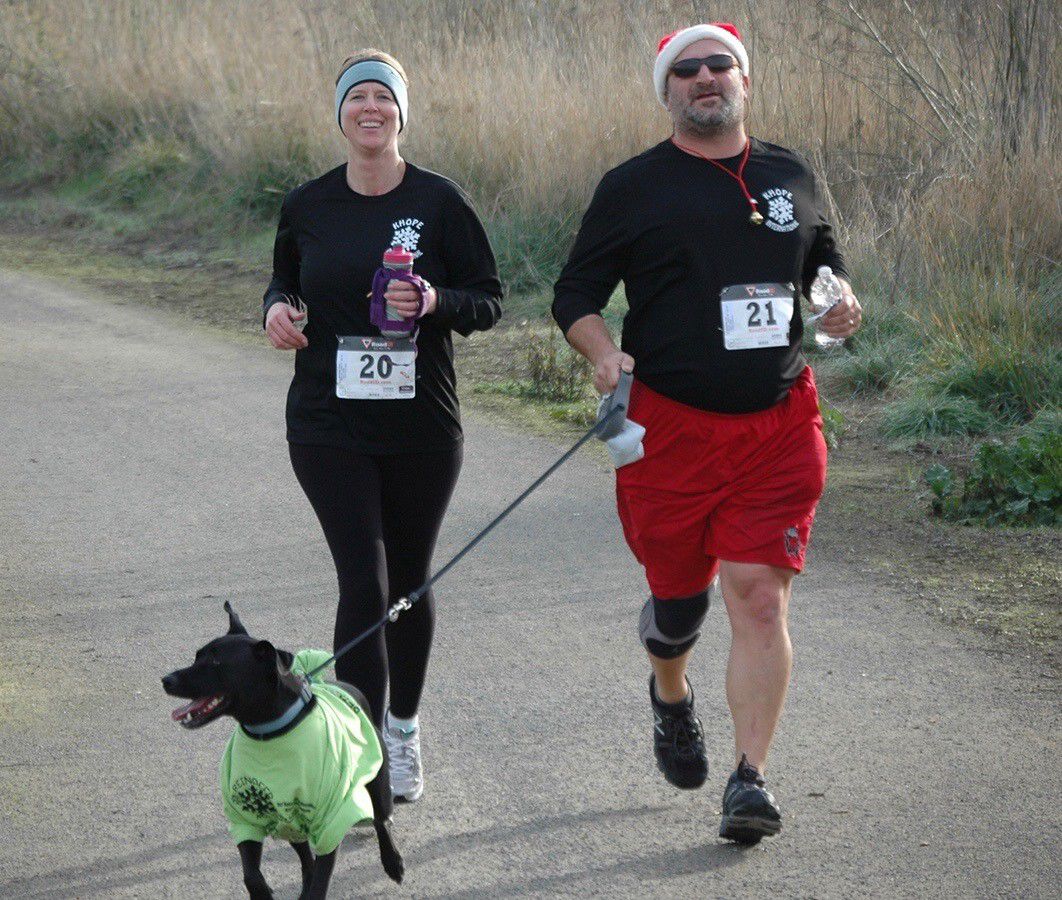 Reindeer Run Includes Costumed Canine Contest